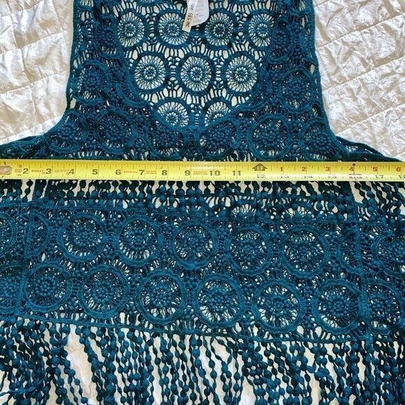 I LOVE SnS crouched teal fringe top - Picture 4 of 6
